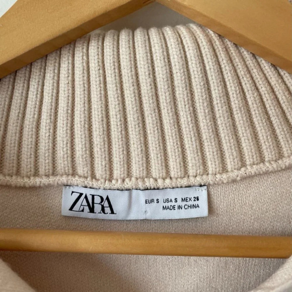 Zara  Knit High Neck Collar Gold Button Cardigan Sweater Ecru Cream Size Small - Picture 8 of 8